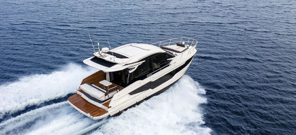 Galeon 410HTC on the water