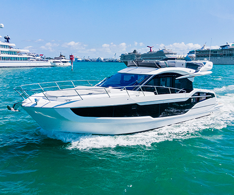 Galeon 440 Fly on the water